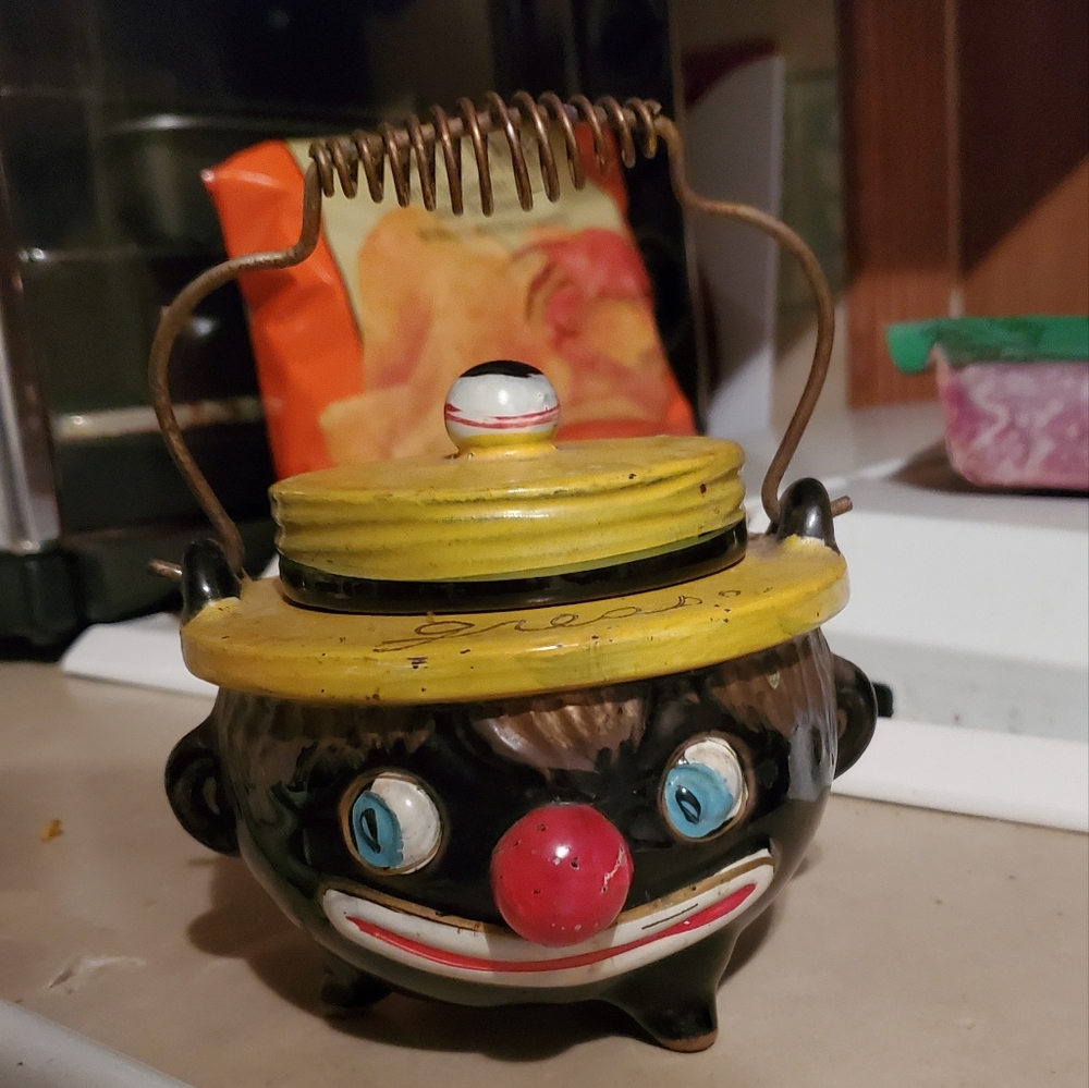 HAMES POTTERY BLACK FACE CLOWN GREASE JAR